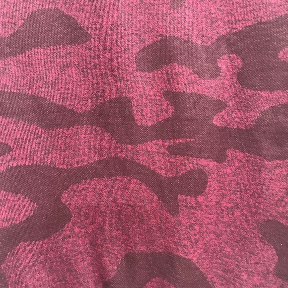 0380 NEW BOYS BURGUNDY CAMO LONG SLEEVE SWEATER - Picture 3 of 10